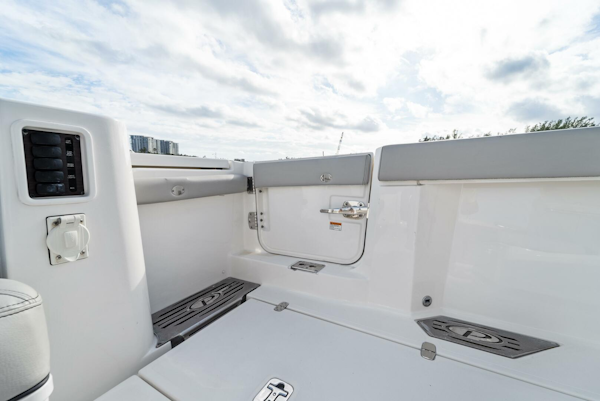 Pursuit 2021-THISISIT Fort Lauderdale-Florida-United States-4096832