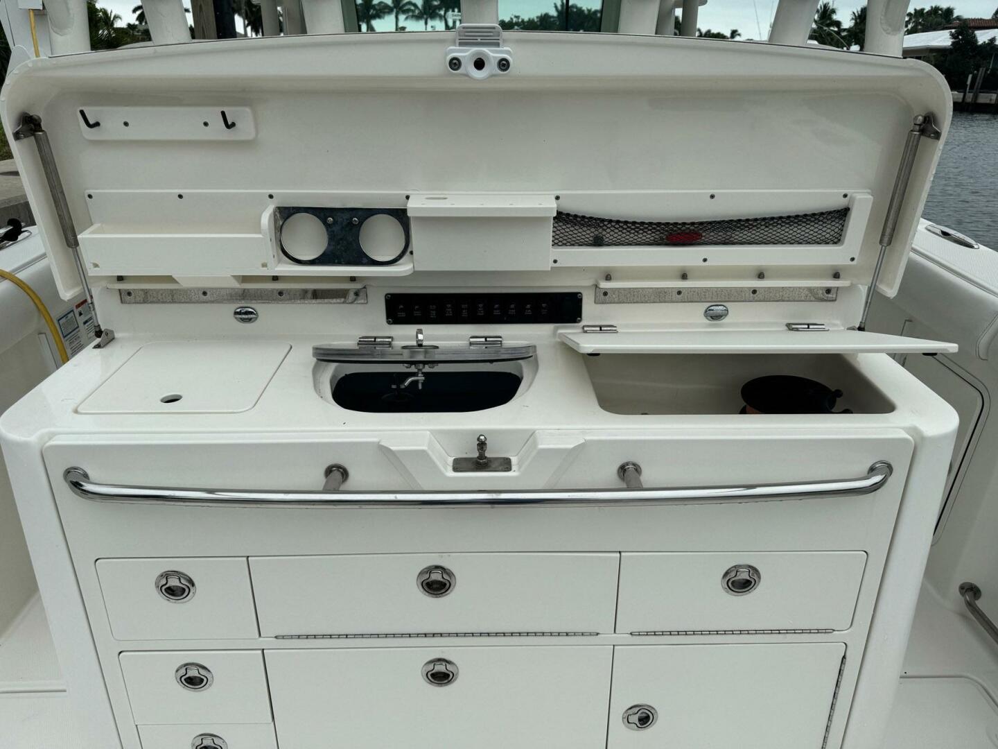 Boston Whaler-350 Outrage 2014-Dark & Stormy Key Largo-Florida-United States-4105476 | Thumbnail