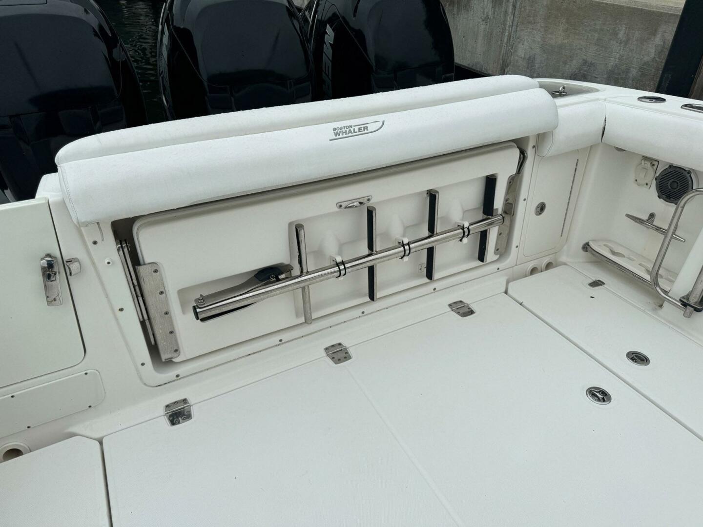 Boston Whaler-350 Outrage 2014-Dark & Stormy Key Largo-Florida-United States-4105478 | Thumbnail