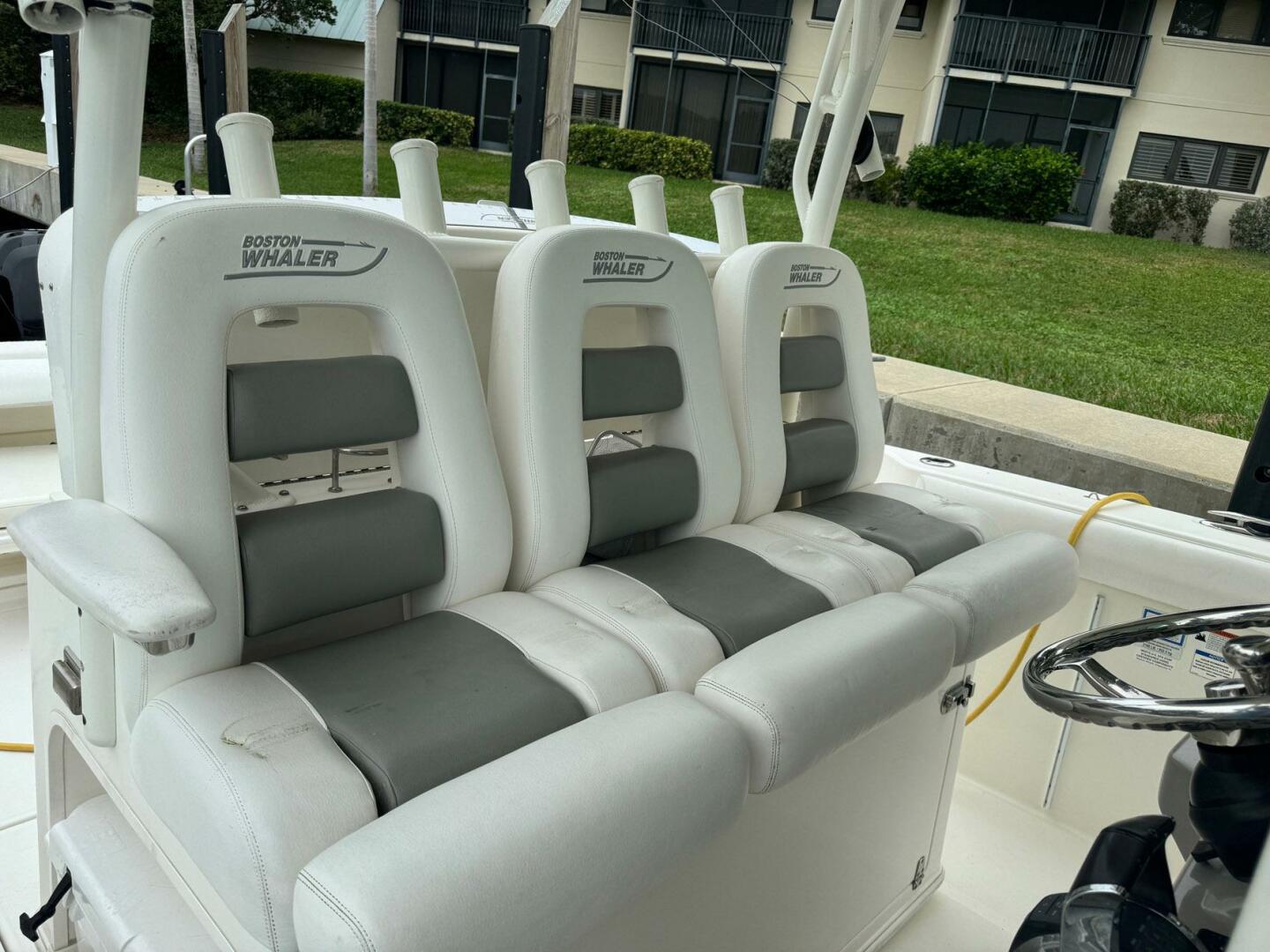 Boston Whaler-350 Outrage 2014-Dark & Stormy Key Largo-Florida-United States-4105473 | Thumbnail