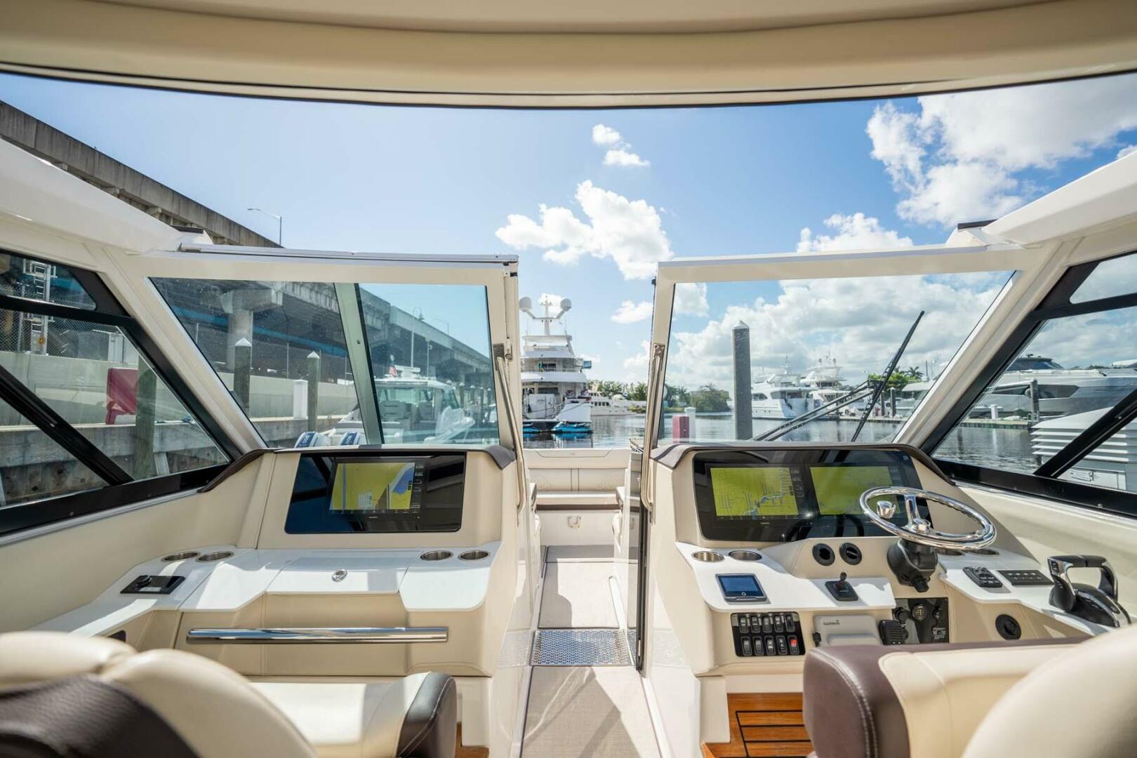 Regal-LX36 2022-Las Brisas Fort Lauderdale-Florida-United States-4183480 | Thumbnail