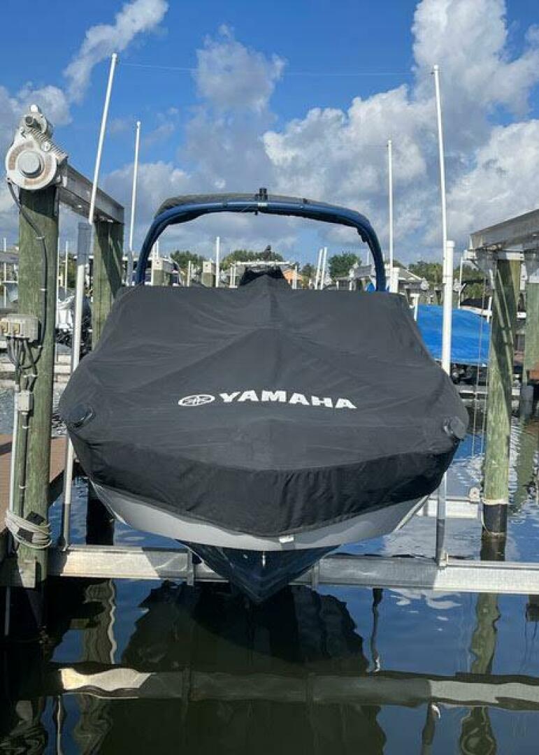Yamaha Boats 2018 -Saint Petersburg-Florida-United States-Bow Cover On Lift-4111917 | Thumbnail