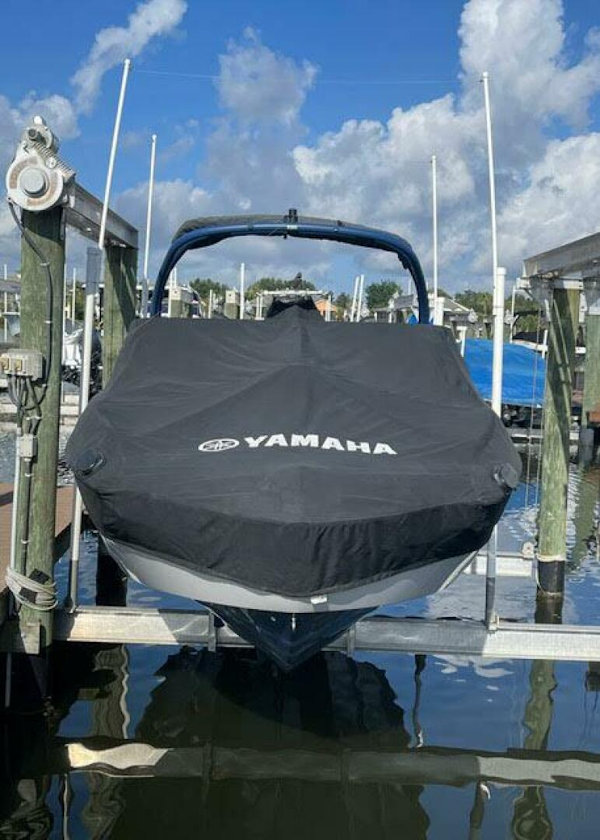 Yamaha Boats 2018 -Saint Petersburg-Florida-United States-Bow Cover On Lift-4111917