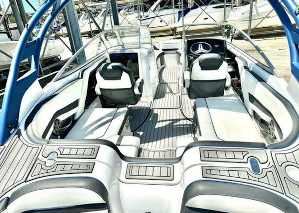 Yamaha Boats 2018 -Saint Petersburg-Florida-United States-Seating Looking Fwd-4111926