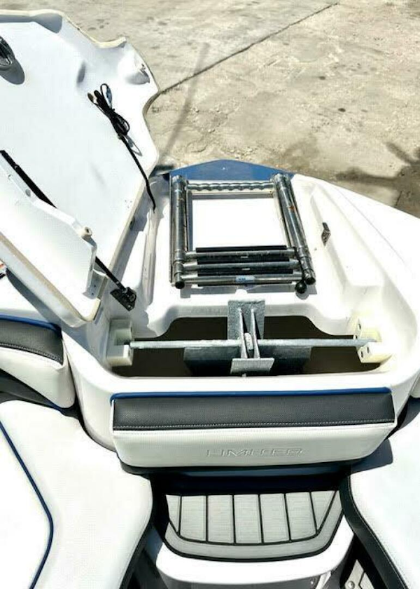Yamaha Boats 2018 -Saint Petersburg-Florida-United States-Aft Boarding Ladder-4111913