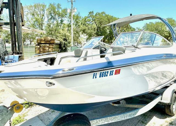 Yamaha Boats 2018 -Saint Petersburg-Florida-United States-Port Side Bow Seating-4111924
