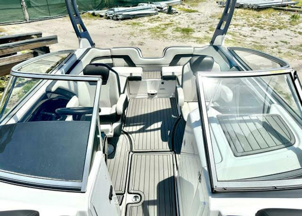Yamaha Boats 2018 -Saint Petersburg-Florida-United States-Seating Looking Aft-4111925