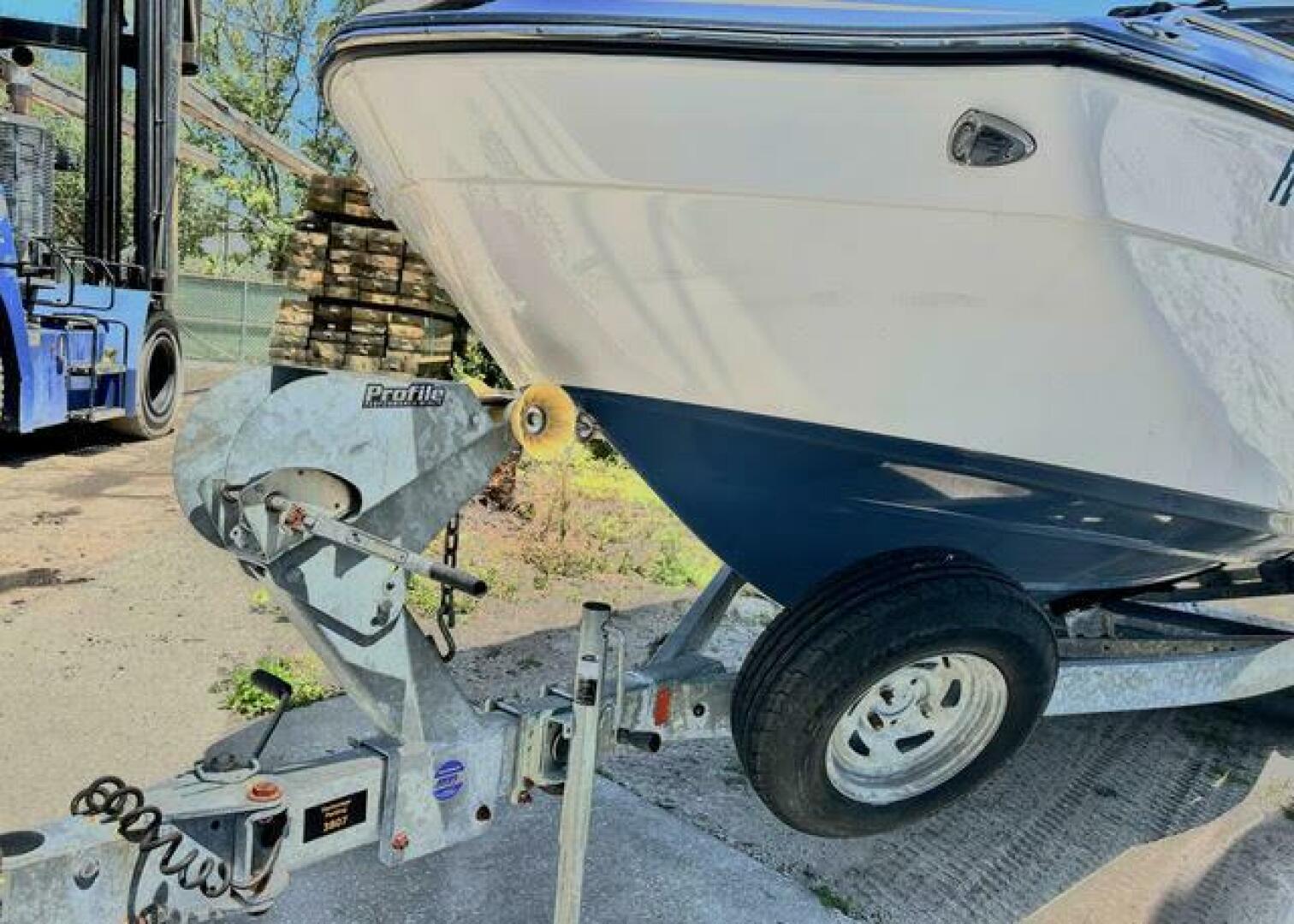 Yamaha Boats 2018 -Saint Petersburg-Florida-United States-Bow Roller On Trailer-4111918 | Thumbnail