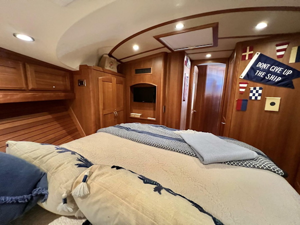Sabre-48 Salon Express 2017-SKYDOG Saint Petersburg-Florida-United States-4132318