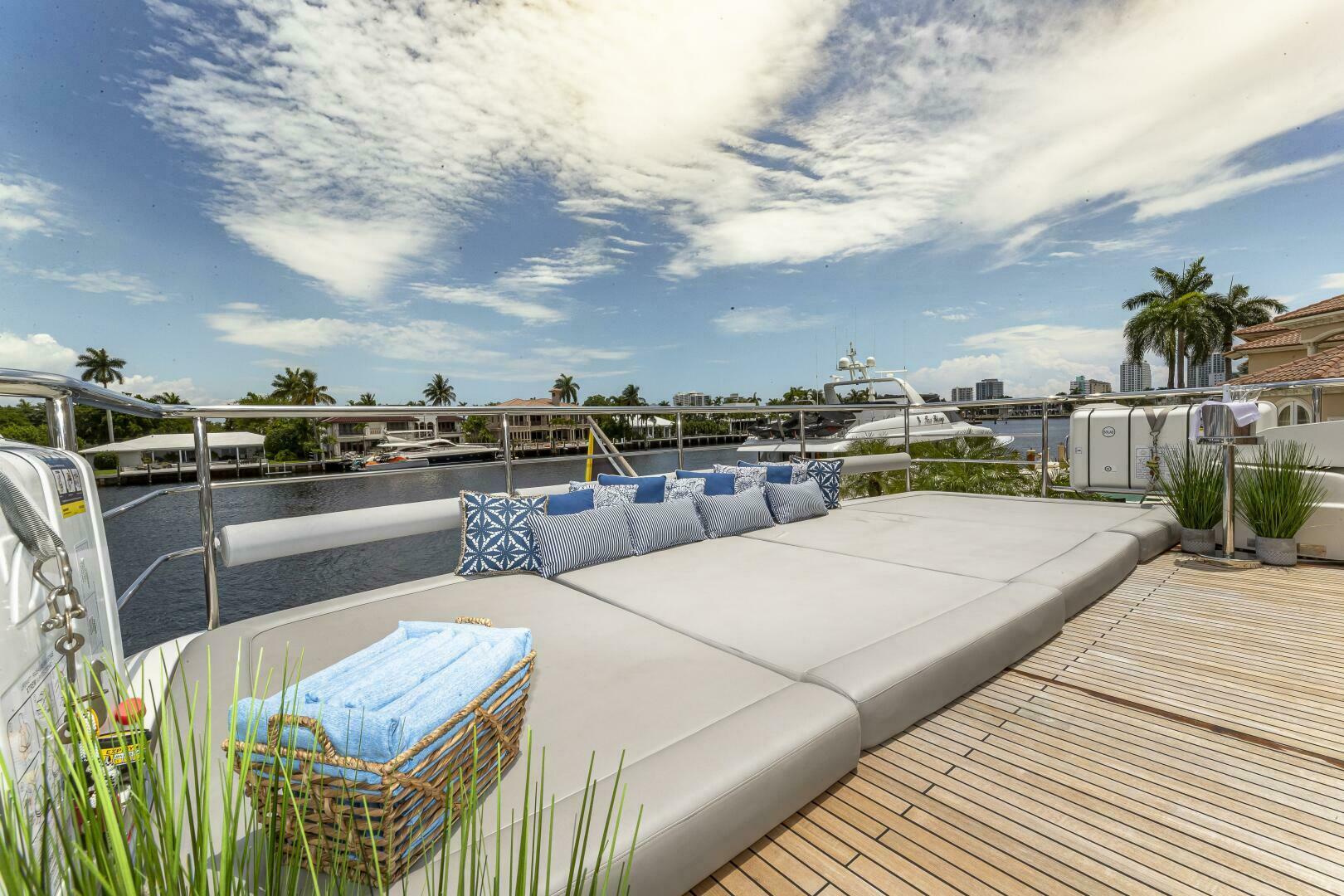 Princess-32M 2012-Beachfront II Nassau-Bahamas-2012 Princess 104  Flybridge-4133527 | Thumbnail