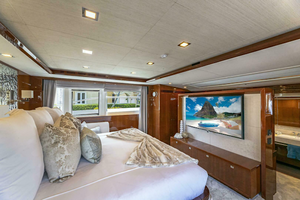 Princess-32M 2012-Beachfront II Nassau-Bahamas-2012 Princess 104  On deck master-4133469