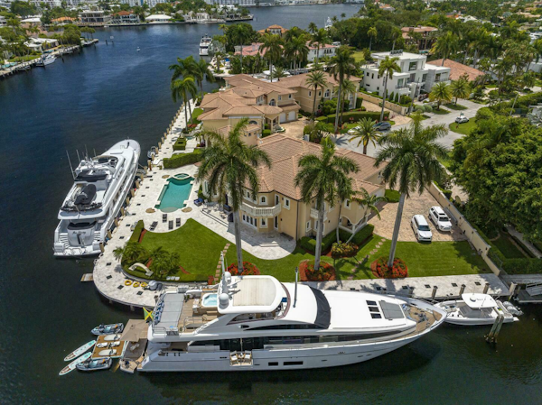 Princess-32M 2012-Beachfront II Nassau-Bahamas-2012 Princess 104  Profile-4133560