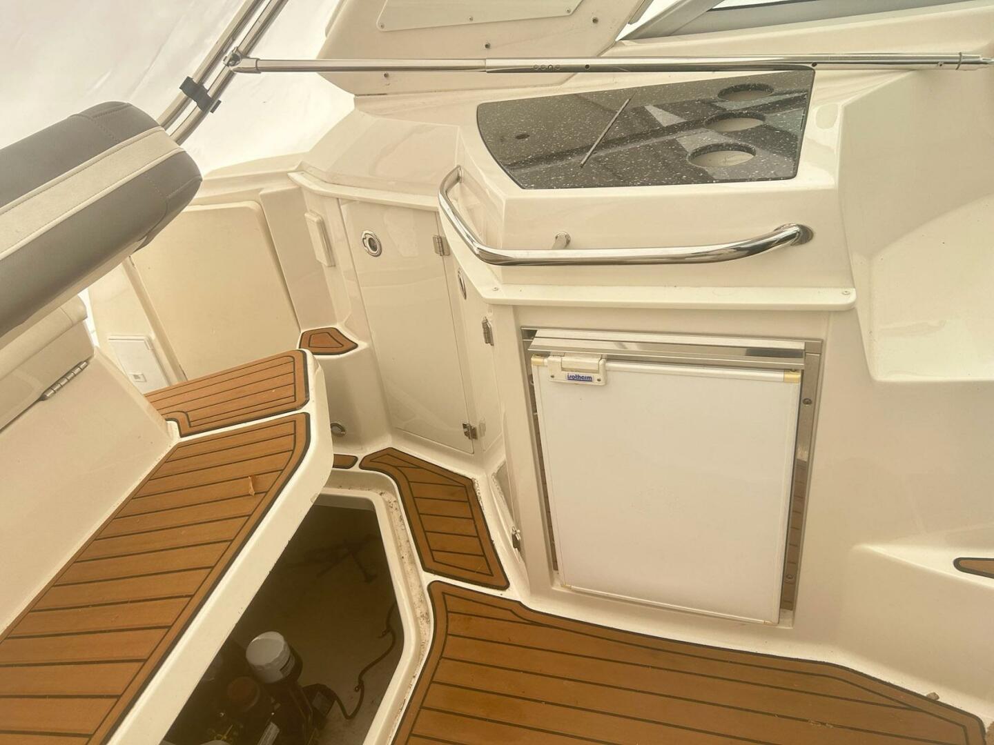 Monterey-280 Sport Yacht 2014 -Tullytown-Pennsylvania-United States-4189925 | Thumbnail
