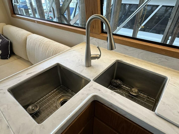 West Bay-Pilothouse 1993-Next Dance North Vancouver-British Columbia-Canada-4172526