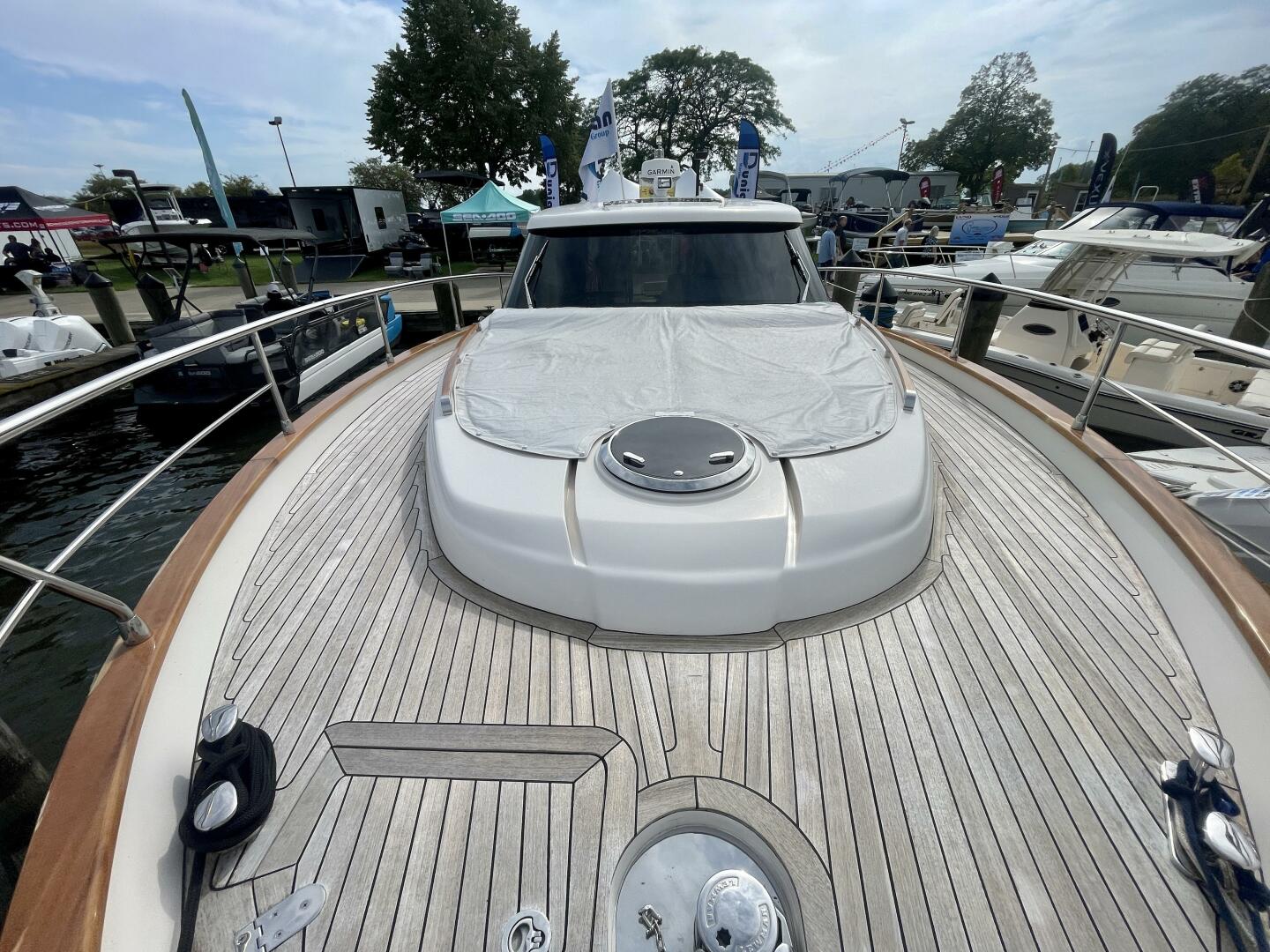 Chris-Craft-Commander 42 2017-Red Boat Detroit-Michigan-United States-4188449 | Thumbnail