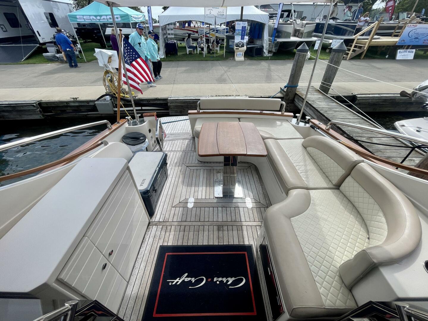 Chris-Craft-Commander 42 2017-Red Boat Detroit-Michigan-United States-4188443 | Thumbnail