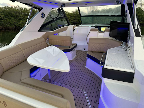 Sea Ray-Sundancer 320 2021 -Hollywood-Florida-United States-4191050