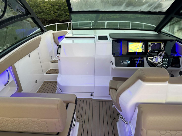Sea Ray-Sundancer 320 2021 -Hollywood-Florida-United States-4191047