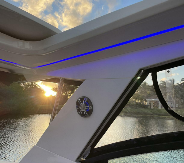 Sea Ray-Sundancer 320 2021 -Hollywood-Florida-United States-4191043