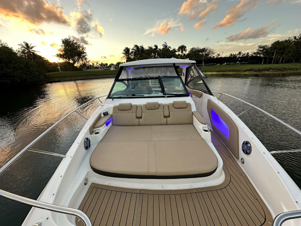 Sea Ray-Sundancer 320 2021 -Hollywood-Florida-United States-4191032