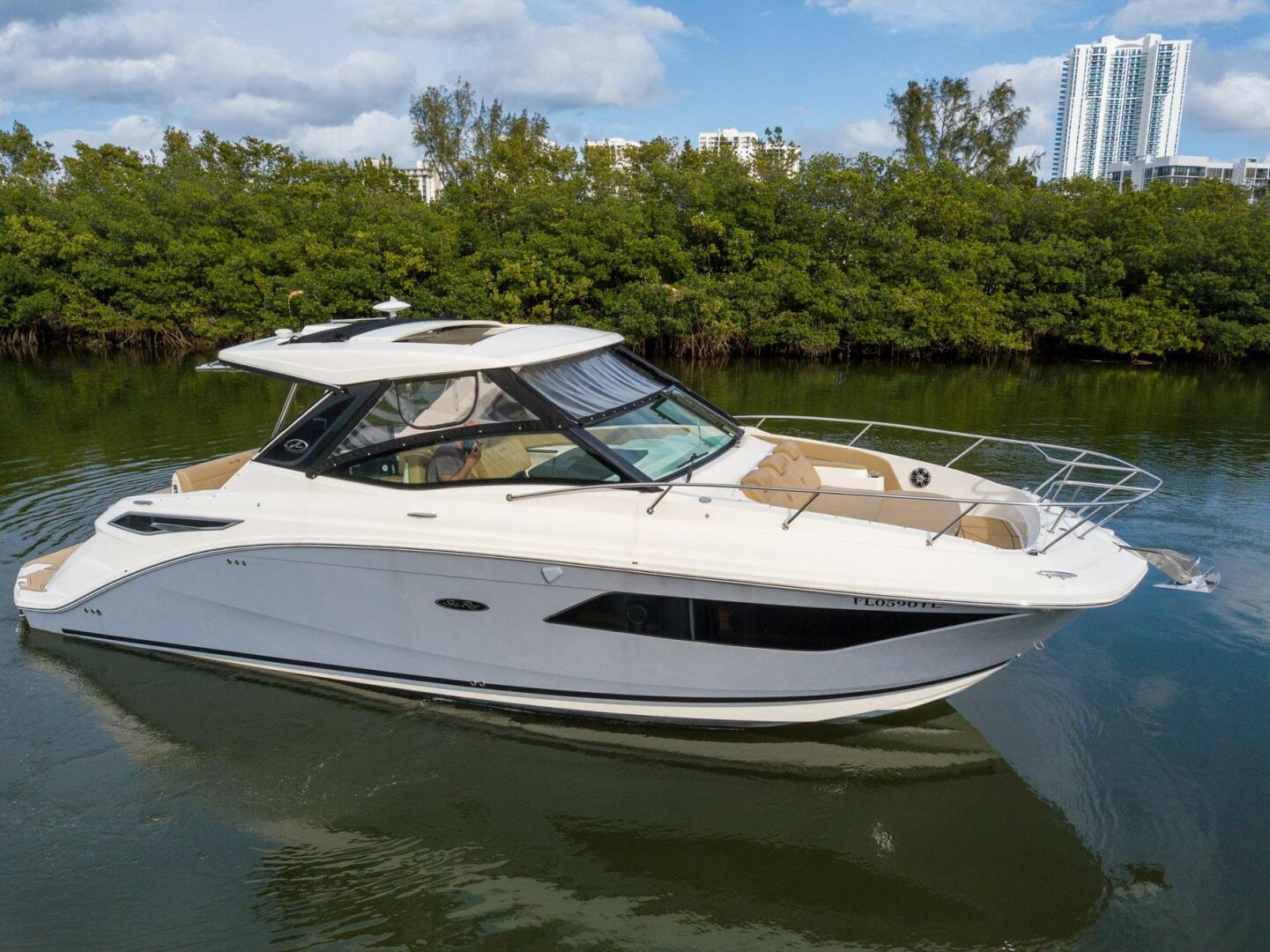 Sea Ray-Sundancer 320 2021 -Hollywood-Florida-United States-4191065 | Thumbnail