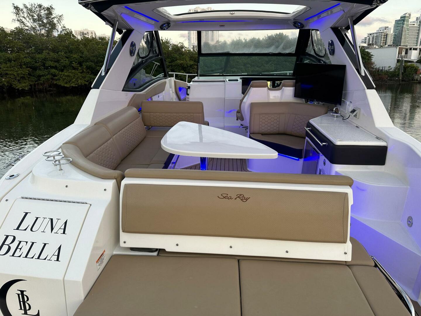 Sea Ray-Sundancer 320 2021 -Hollywood-Florida-United States-4191058 | Thumbnail