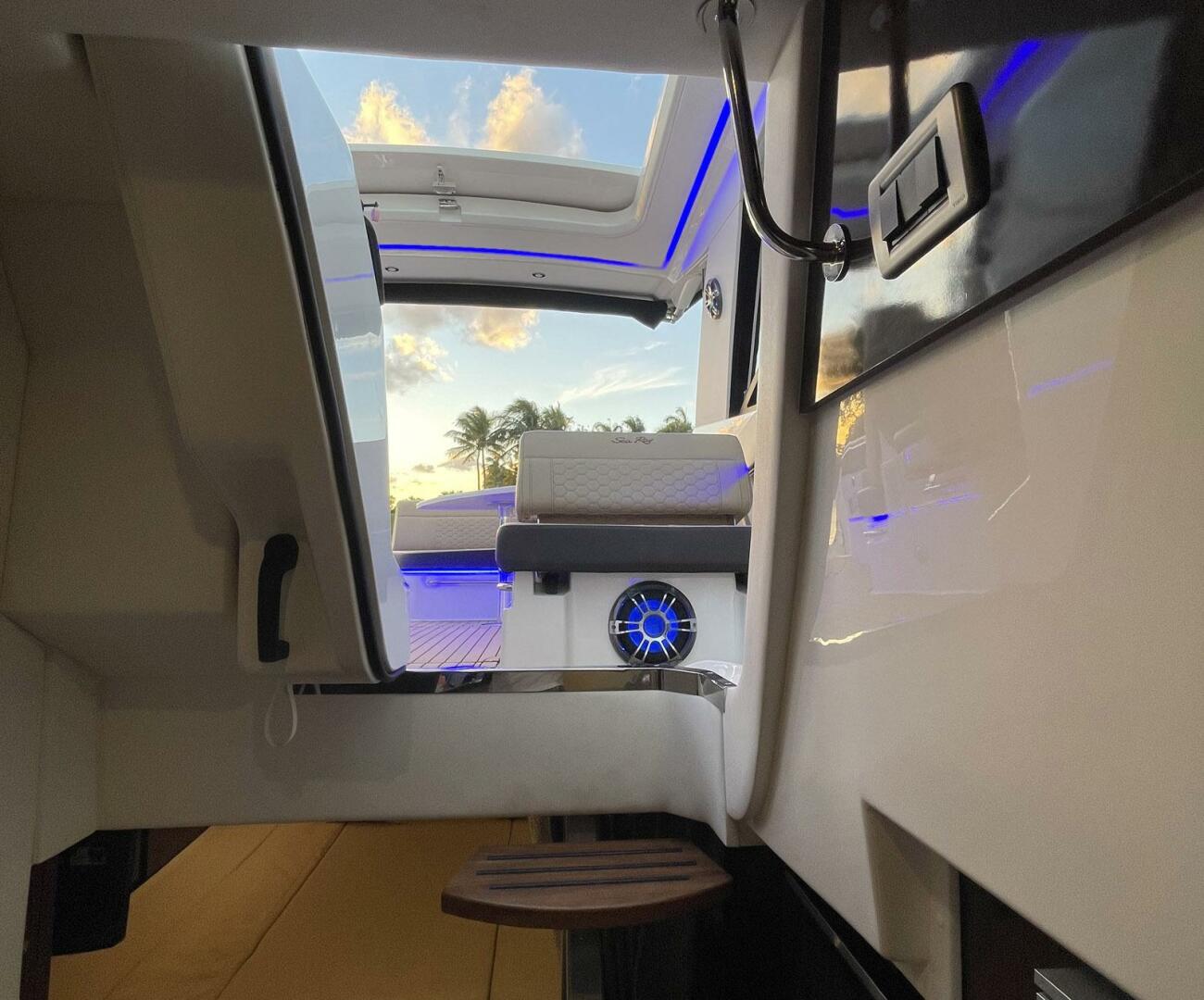 Sea Ray-Sundancer 320 2021 -Hollywood-Florida-United States-4191042 | Thumbnail