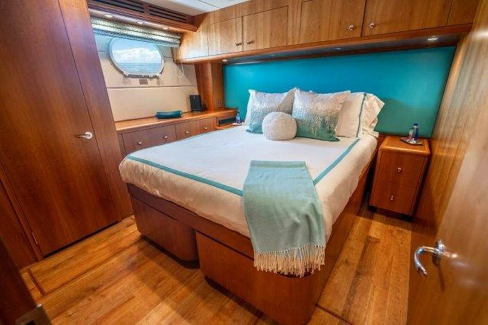 Hatteras 2003-CLAIRE Boca Raton-Florida-United States-Lower Deck Guest Stateroom-4193723 | Thumbnail