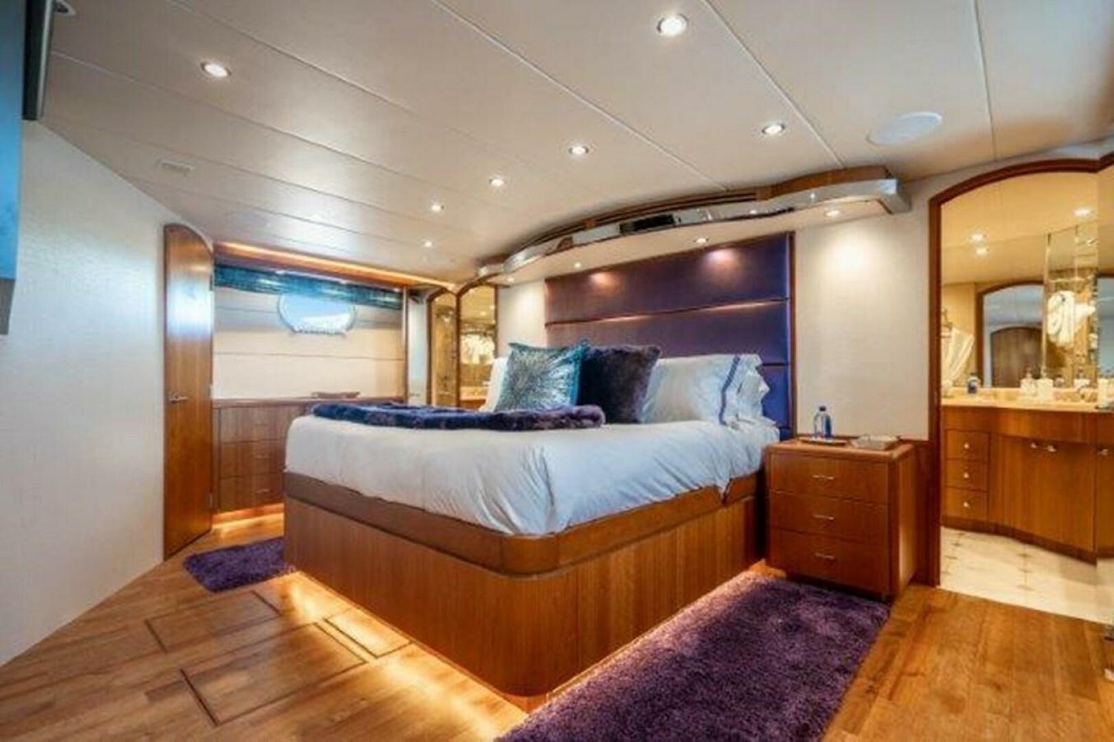 Hatteras 2003-CLAIRE Boca Raton-Florida-United States-Lower Deck Master Stateroom-4193720 | Thumbnail