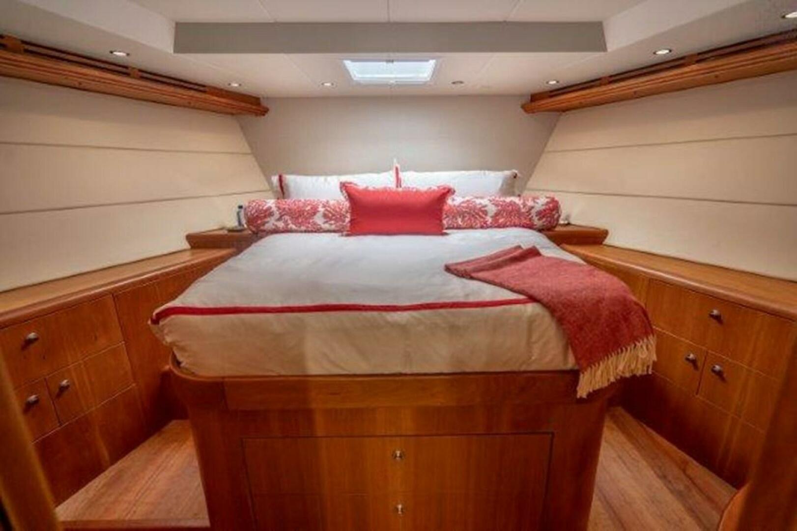 Hatteras 2003-CLAIRE Boca Raton-Florida-United States-Lower Deck VIP Stateroom-4193722 | Thumbnail