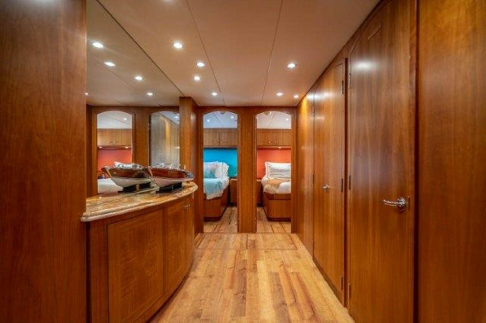 Hatteras 2003-CLAIRE Boca Raton-Florida-United States-Lower Deck Guest Foyer-4193719 | Thumbnail
