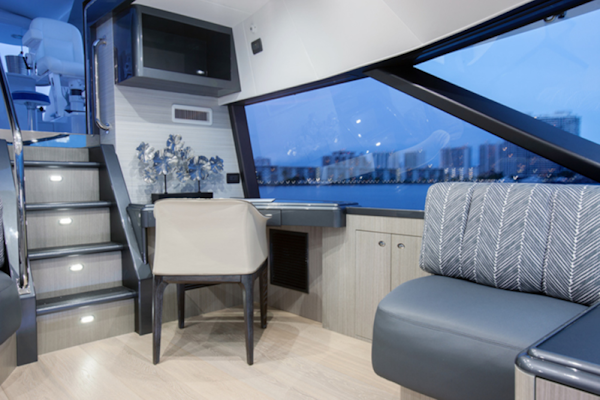 Westport-Raised Pilothouse 2003-HANNAH Aventura-Florida-United States-Pilothouse / Desk-4199957