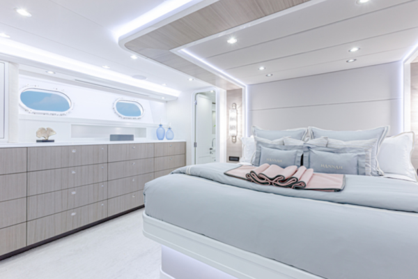 Westport-Raised Pilothouse 2003-HANNAH Aventura-Florida-United States-Master Stateroom-4199967