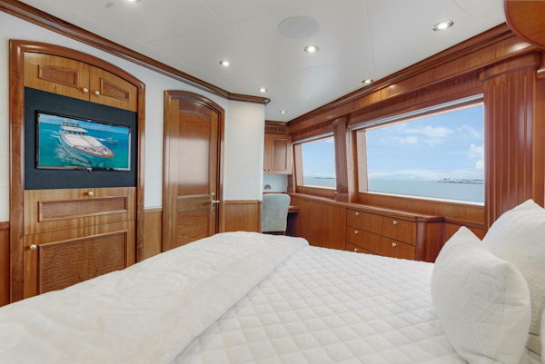Richmond Yachts 2004-MISS STEPHANIE Norman Point-Bahamas-Bridge Deck VIP Guest Stateroom -4556285