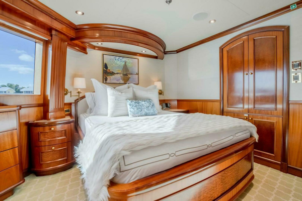 Richmond Yachts 2004-MISS STEPHANIE Norman Point-Bahamas-Bridge Deck VIP Guest Stateroom -4556284