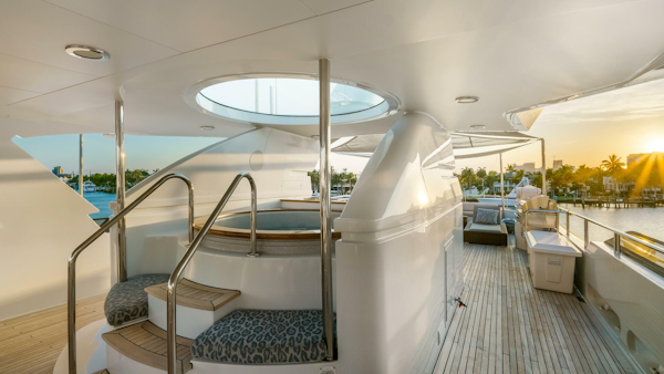 Richmond Yachts 2004-MISS STEPHANIE Norman Point-Bahamas-Sun Deck Jacuzzi-4200397
