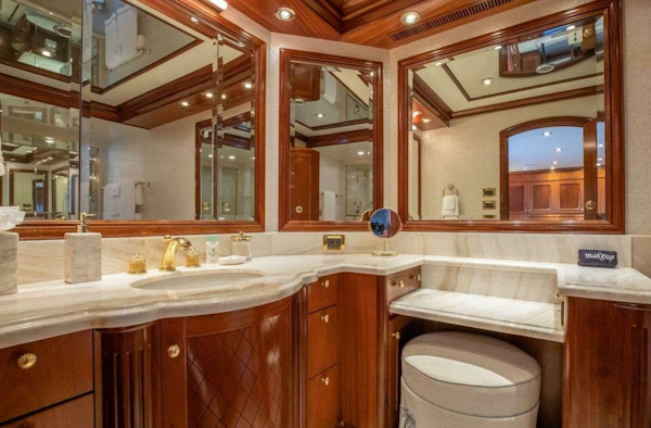 Richmond Yachts 2004-MISS STEPHANIE Norman Point-Bahamas-Main Deck Master Ensuite-4556260