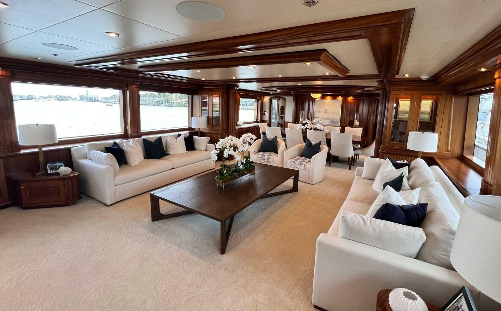 Richmond Yachts 2004-MISS STEPHANIE Norman Point-Bahamas-Main Deck Salon -4380388 | Thumbnail