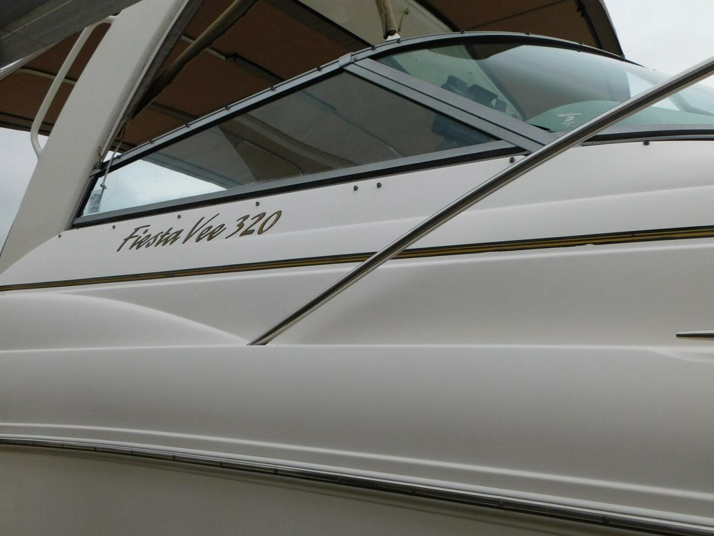 Rinker-Fiesta Vee 320 2006 -Merritt Island-Florida-United States-4202266 | Thumbnail