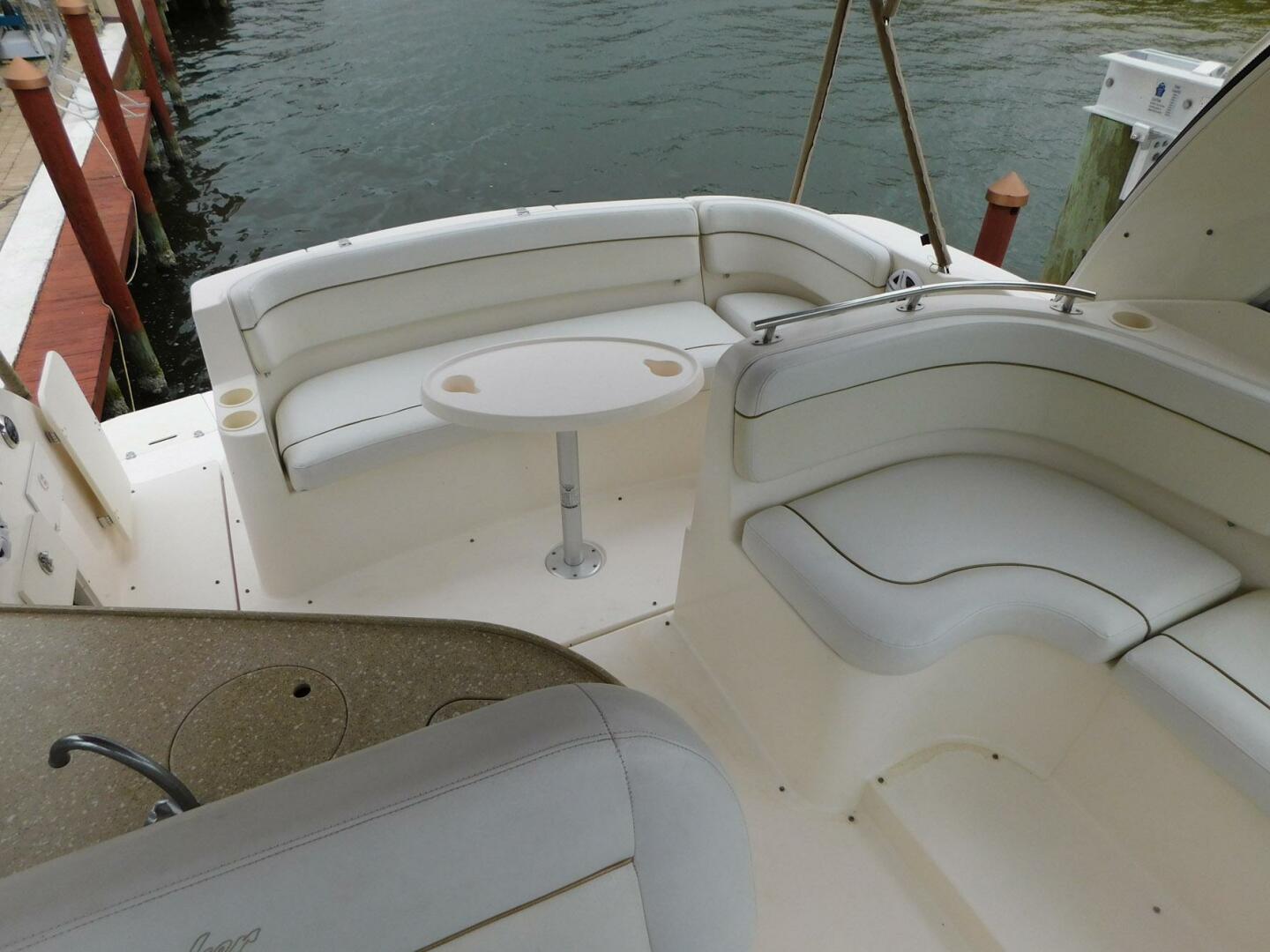 Rinker-Fiesta Vee 320 2006 -Merritt Island-Florida-United States-4202290 | Thumbnail