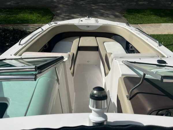 Regal-24 FasDeck 2015 -Fort Lauderdale-Florida-United States-4240266