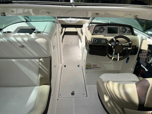 Regal-24 FasDeck 2015 -Fort Lauderdale-Florida-United States-4240255