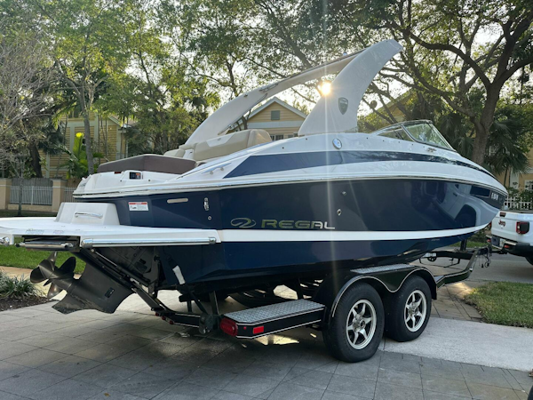 Regal-24 FasDeck 2015 -Fort Lauderdale-Florida-United States-4240247
