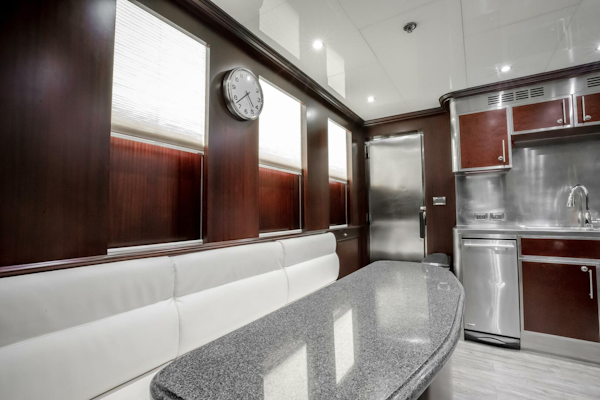 Horizon-Model Tri-Deck 2009-STATUS QUO Fort lauderdale-Florida-United States-4230511