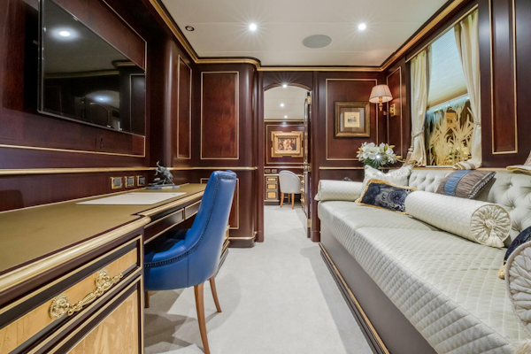Horizon-Model Tri-Deck 2009-STATUS QUO Fort lauderdale-Florida-United States-4230513