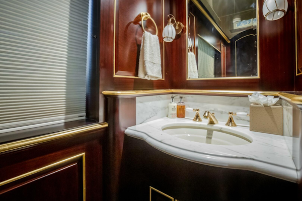 Horizon-Model Tri-Deck 2009-STATUS QUO Fort lauderdale-Florida-United States-4230507