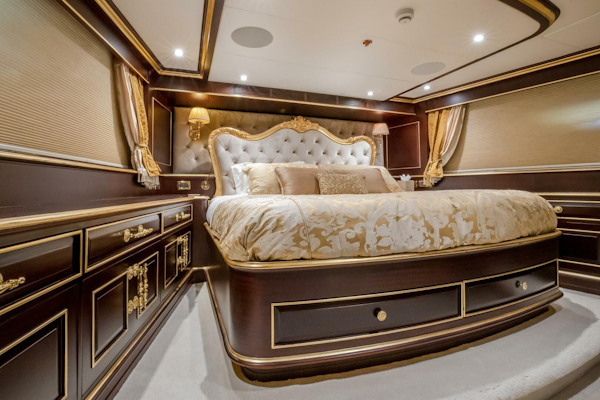 Horizon-Model Tri-Deck 2009-STATUS QUO Fort lauderdale-Florida-United States-4230544