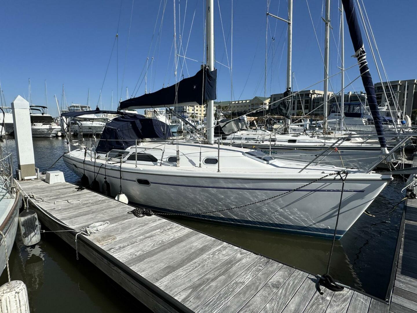 Catalina-310 2001-The Porch Charleston-South Carolina-United States-4240977 | Thumbnail