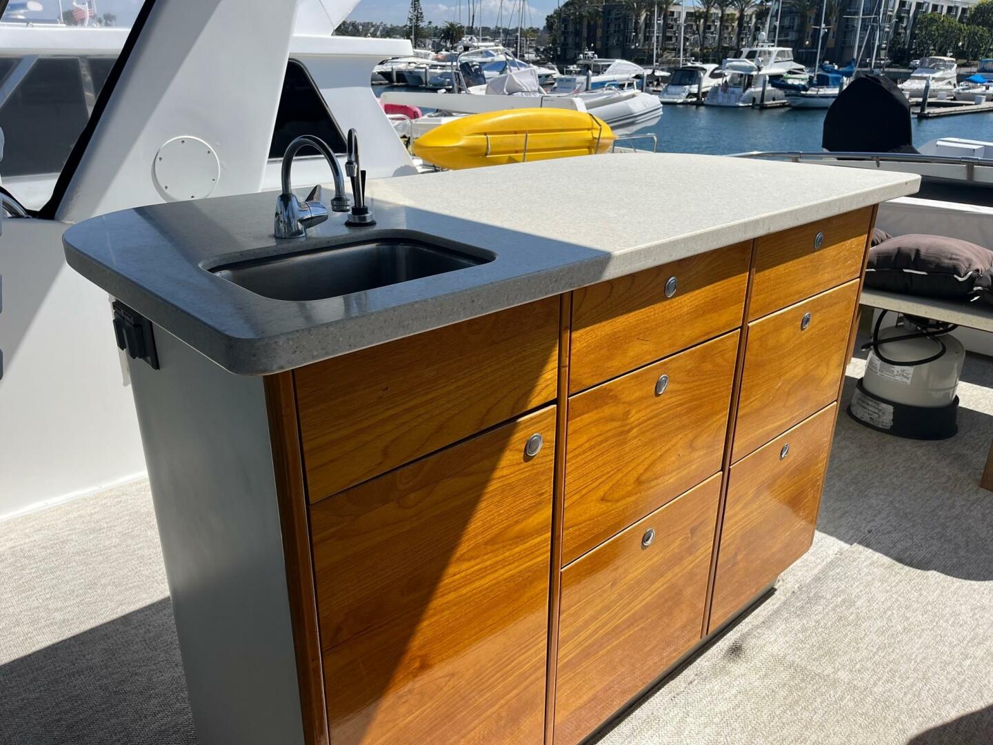 Hatteras-70 Cockpit Motor Yacht 1986-Lady T Marina Del Rey-California-United States-4242289 | Thumbnail
