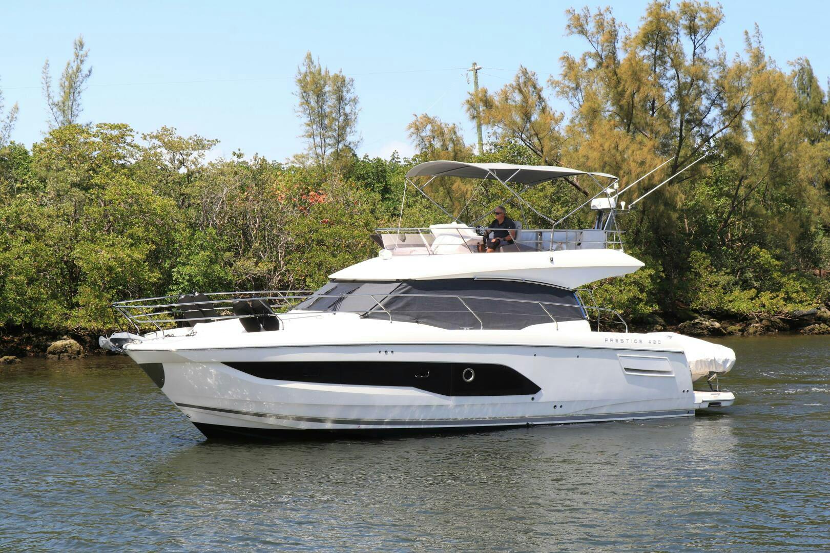 Prestige-420 Fly 2022 -Dania Beach-Florida-United States-5229668